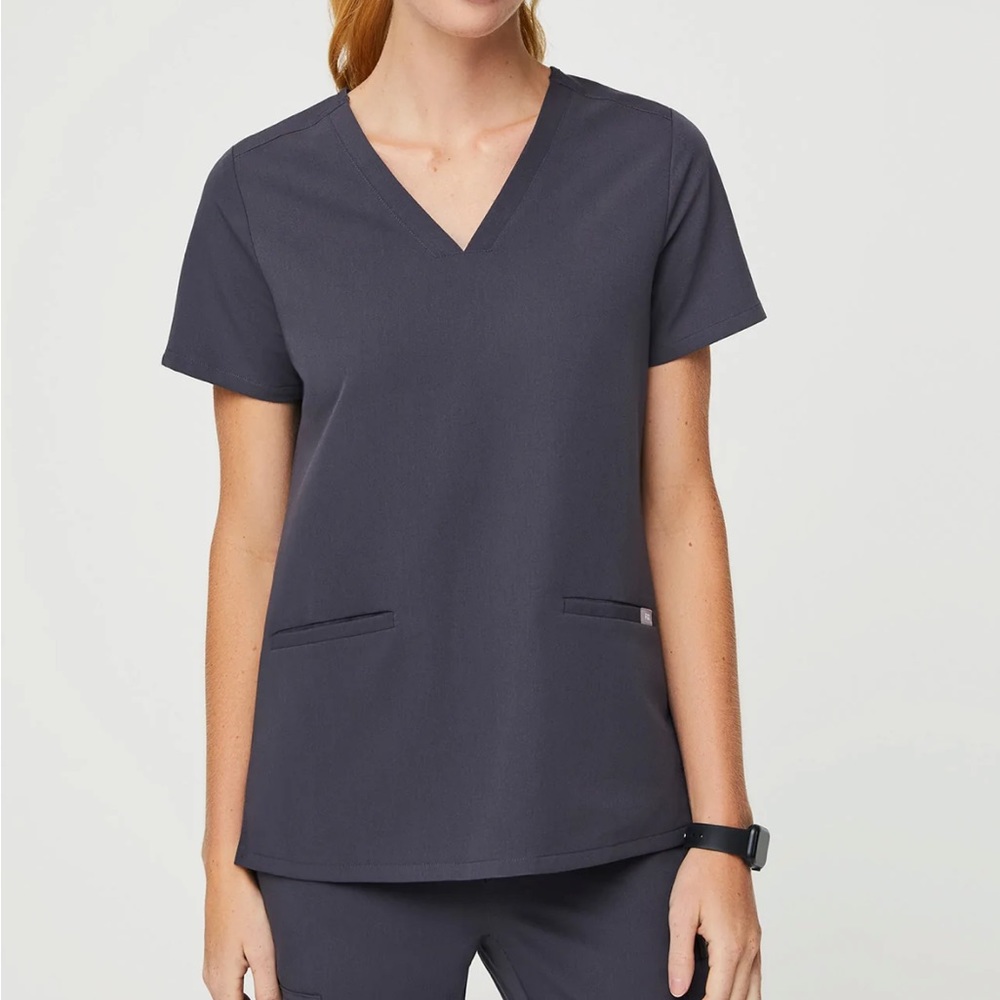 Figs scrub top charcoal casma medium
